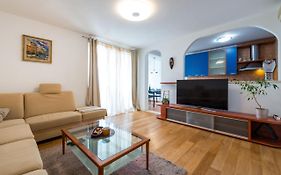 Apartment Oceania